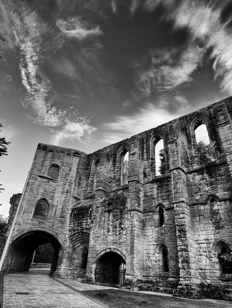 Abbey ruins and royal palace in Dunfermline