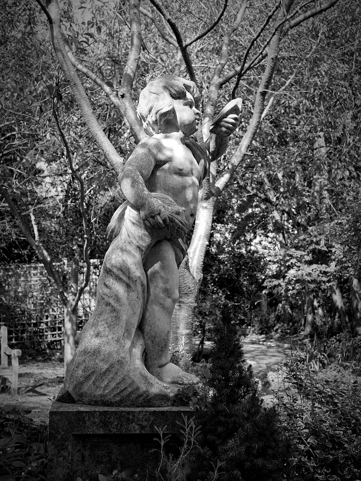 Statue, Edwalton Church, Edwalton Nottingham