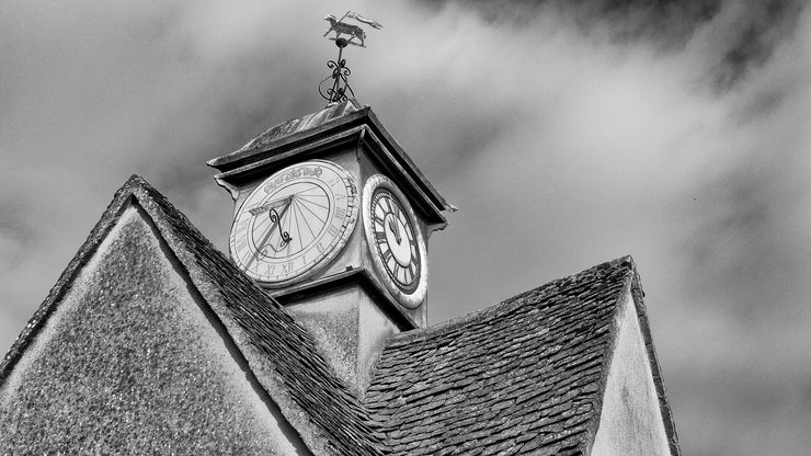 Clock, Witney Town Centre