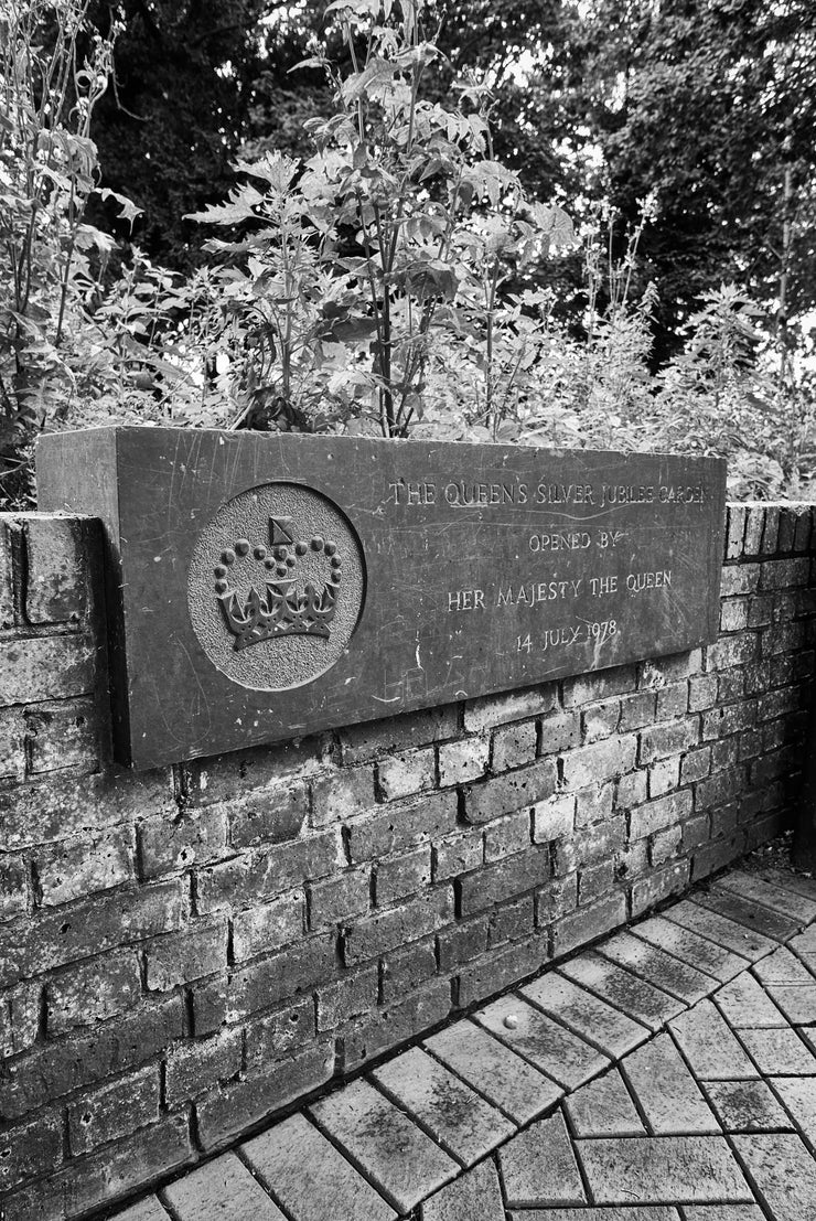 Silver Jubilee Plaque, Bracknell