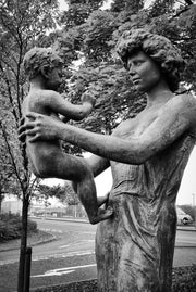 Mother and Child Statue, Cumbernauld