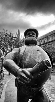 Desperate Dan Statue, Dundee